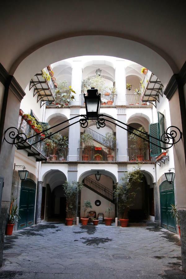 Casa Matys Apartment เนเปิลส์ ภายนอก รูปภาพ