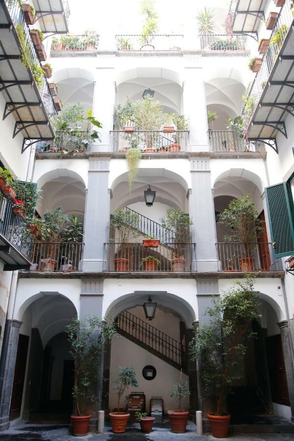 Casa Matys Apartment เนเปิลส์ ภายนอก รูปภาพ